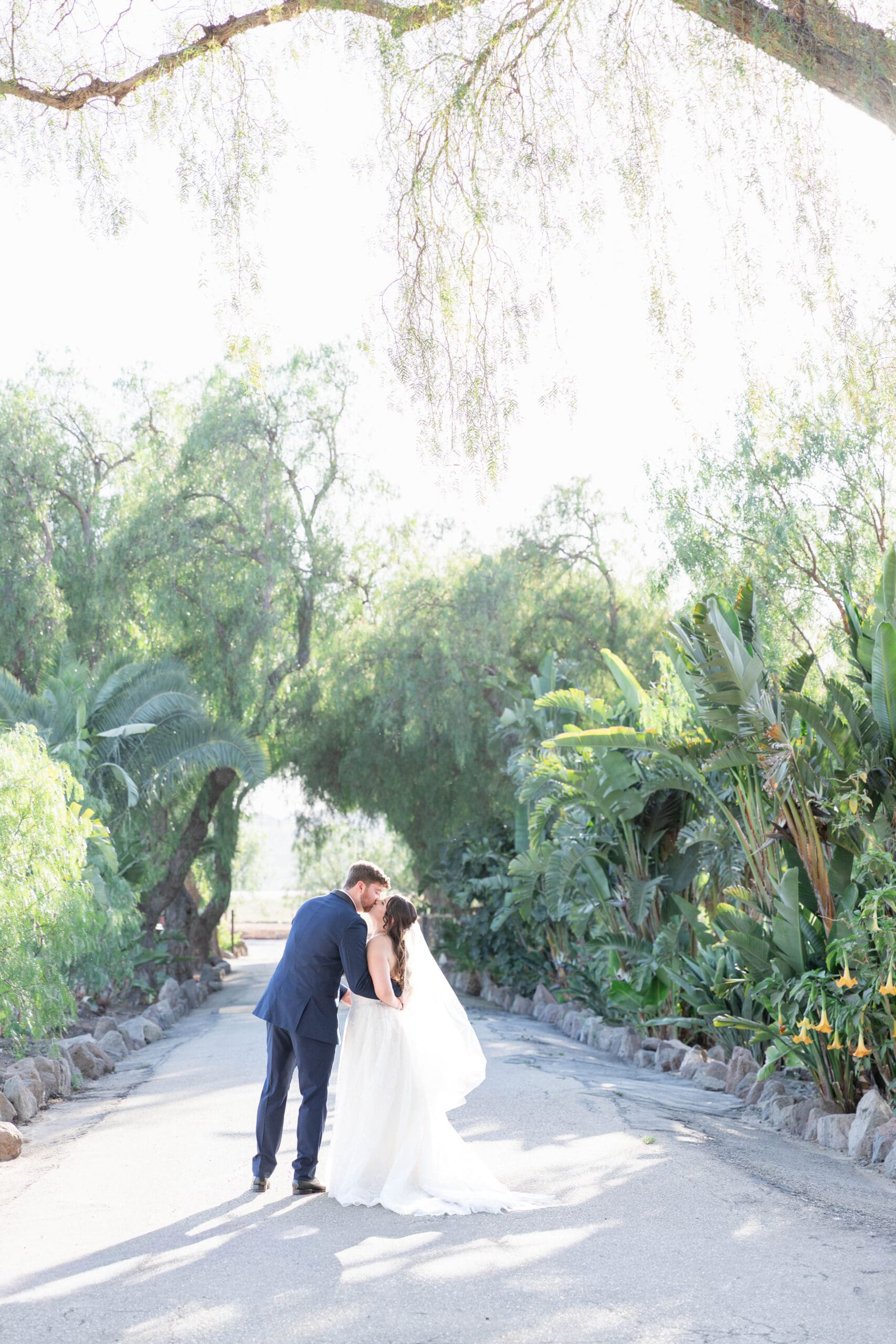 couple portraits at rancho de las palmas moorpark